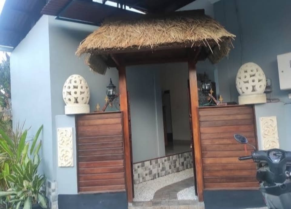 Collection O near Kutampi Beach Gedhong Hostel Nusa Penida , Klungkung, Bali