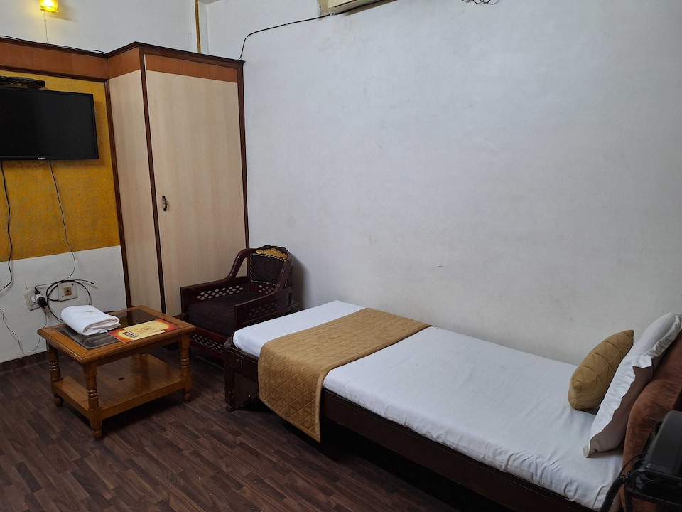 SPOT ON  INDIA HOTEL RESTAURANT AND BAR, Aligarh, Aligarh