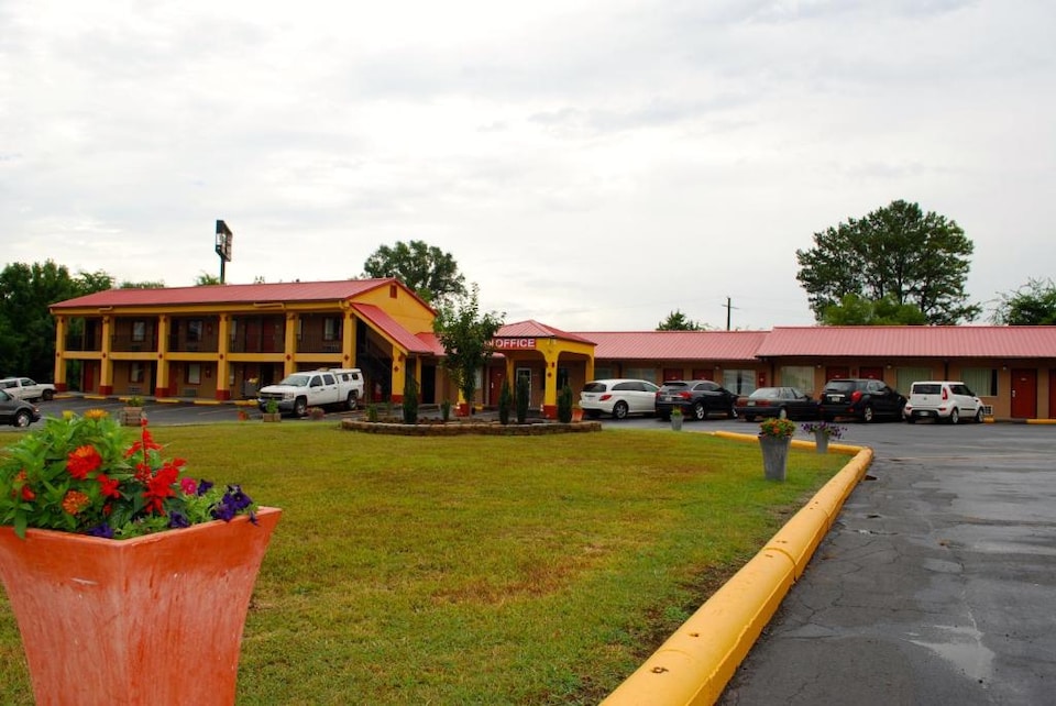 Duffys Motel Calhoun by Hotel O GA I-75, Calhoun GA, Atlanta