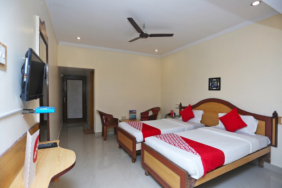 OYO 15468 Hotel Sharda, Station Road - Raipur, Raipur