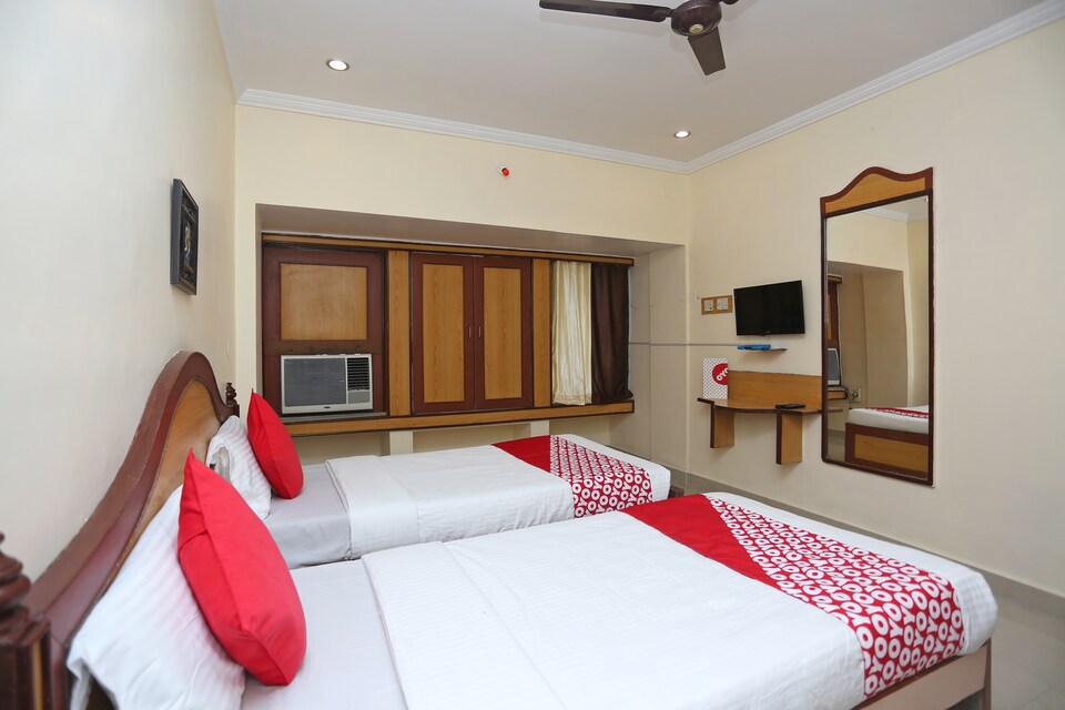 OYO 15468 Hotel Sharda, Station Road - Raipur, Raipur