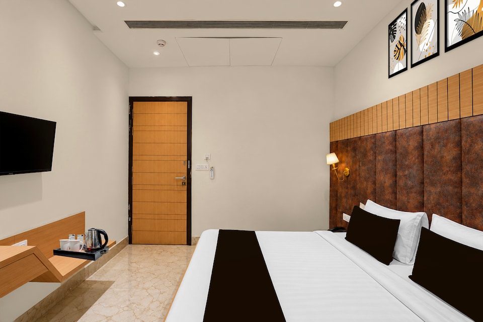 Super Collection O Ajit Nagar Amritsar, Golden Temple Road Amritsar, Amritsar