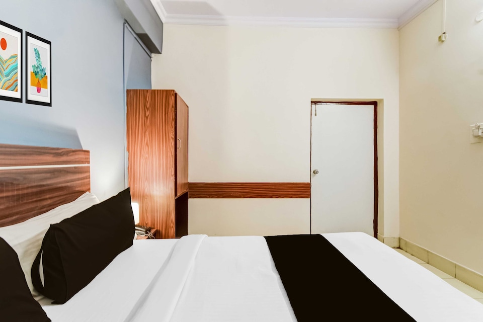 Hotel O Paradise Metro Station, Secunderabad, Hyderabad