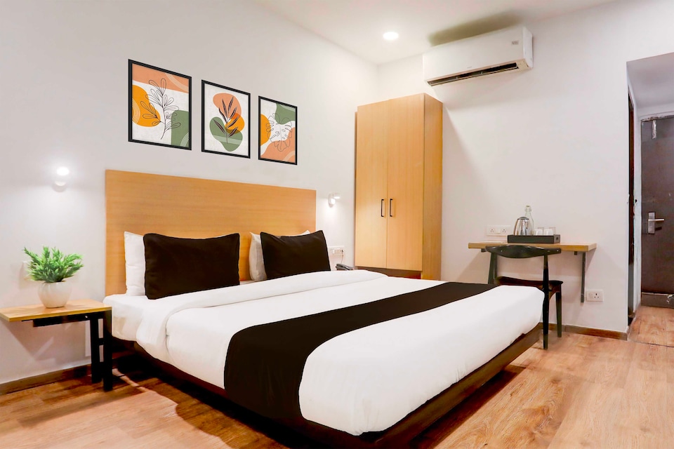 Townhouse Prayagraj Station Road, Railway Station Allahabad, Prayagraj