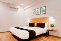 Townhouse Prayagraj Station Road