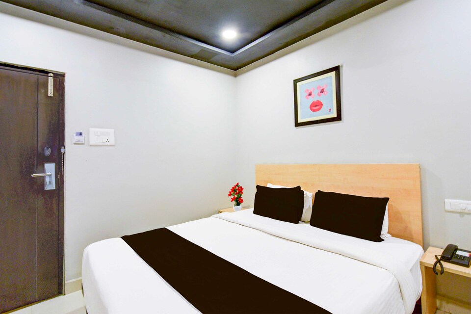 Townhouse Cyber Gateway Bus Stand, Madhapur, Hyderabad
