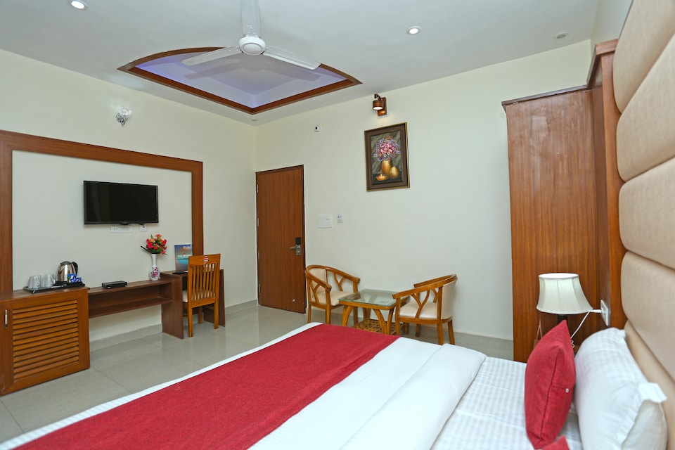 Capital O 15502 The Grand Alova, Laxman Jhoola Rishikesh, Rishikesh