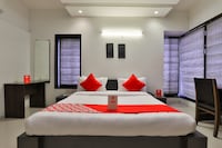 OYO Shreeji Sangeet Apartments