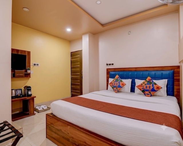 Collection O Kalyani Expressway Kolkata Formally Hotel Iubit