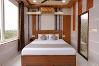 OYO 847472 HOTEL DHIR ELITE RESIDENCY