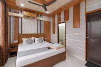 OYO 847472 HOTEL DHIR ELITE RESIDENCY