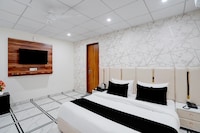 Collection O Basai Crossway Gurgaon Formerly AR Residency