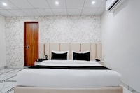 Collection O Basai Crossway Gurgaon Formerly AR Residency