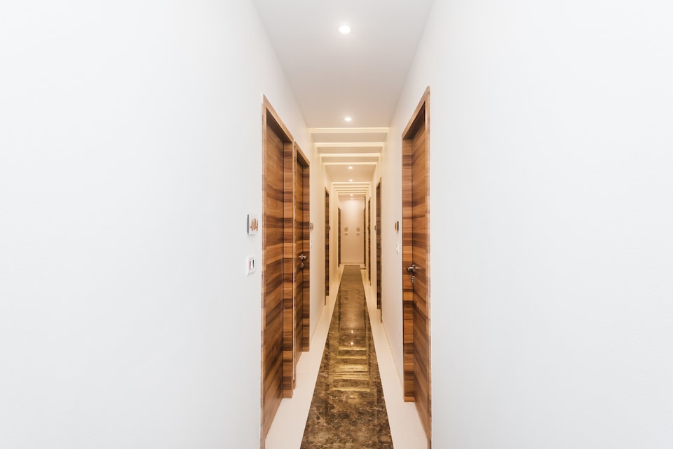 OYO Hotel Grand Residency Near Marine Drive Beach, Mumbai Central-Byculla, Mumbai