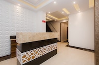 OYO Hotel Grand Residency Near Marine Drive Beach