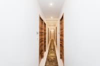 OYO Hotel Grand Residency Near Marine Drive Beach