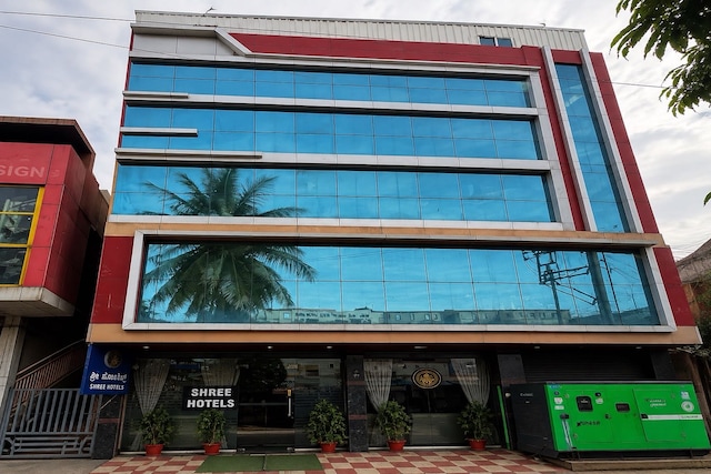 Townhouse Airport Road Bangalore Formerly Shree Hotel