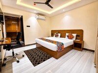 SPOT ON Hotel Shahi Palace