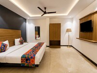 SPOT ON Hotel Golden Tulip'z