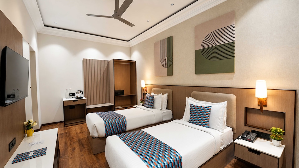 Palette Hotel by CheckIn Amritsar, City Centre, Queens Road Amritsar, Amritsar