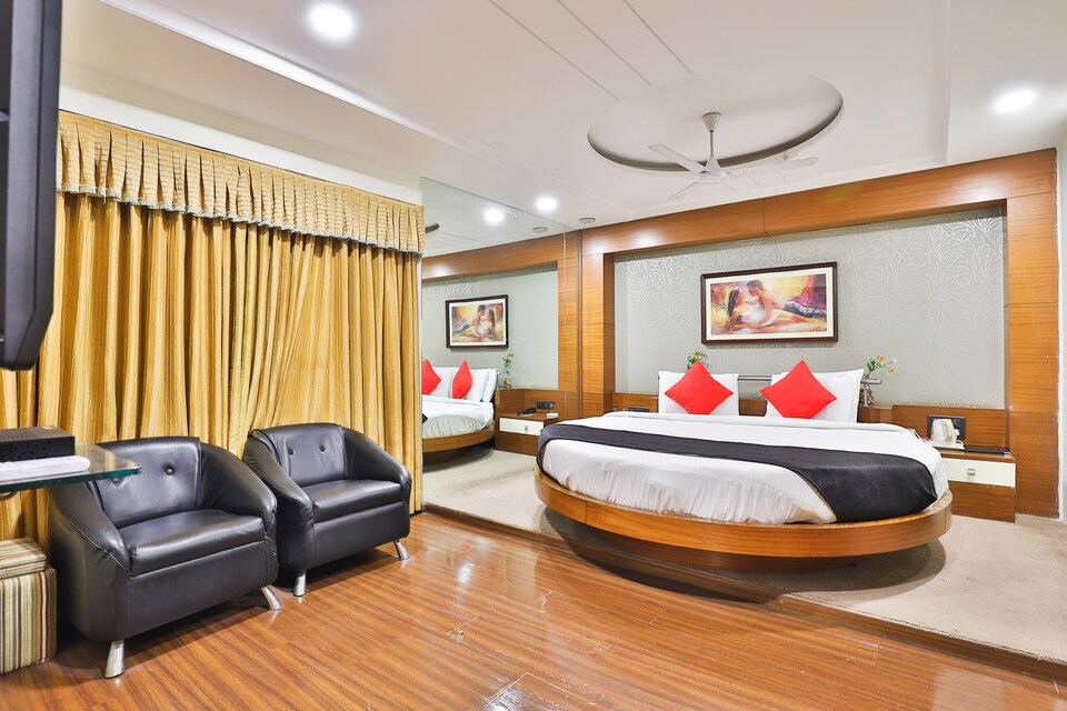 Capital O 15537 Dev Corporate, Navrangpura Ahmedabad, Ahmedabad