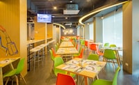 Harbour View Sukhumvit 50 by Clubhouse