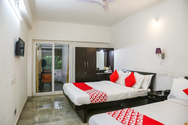 OYO Hotel Holiday Home