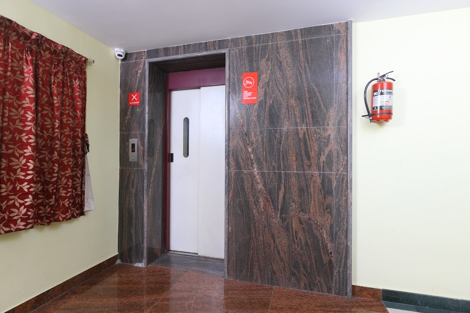 OYO 15558 Sri Sai Nivas Inn, Vadapalani Chennai, Chennai