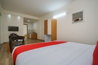 OYO Caprice Residency, South