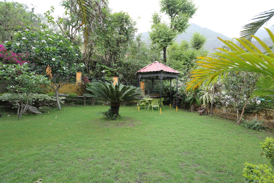 OYO Home 15587 Hill View Studio, Rajpur Road Dehradun, Dehradun