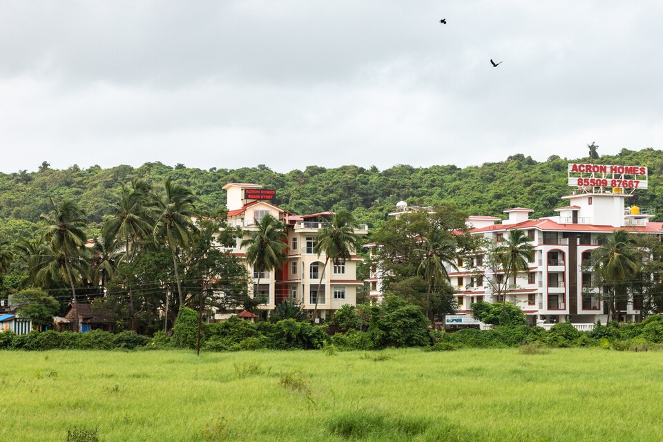 OYO 15593 Bohemian 1BHK, Candolim Goa, गोवा