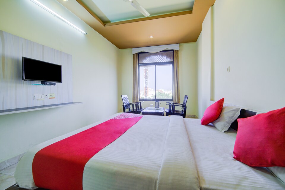 OYO 15611 Hotel Bikaner Haveli, Hawa Mahal, Jaipur