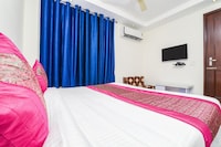 OYO Golden Crystal Near Dwarka Sector 11 Metro Station