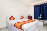 OYO Golden Crystal Near Dwarka Sector 11 Metro Station