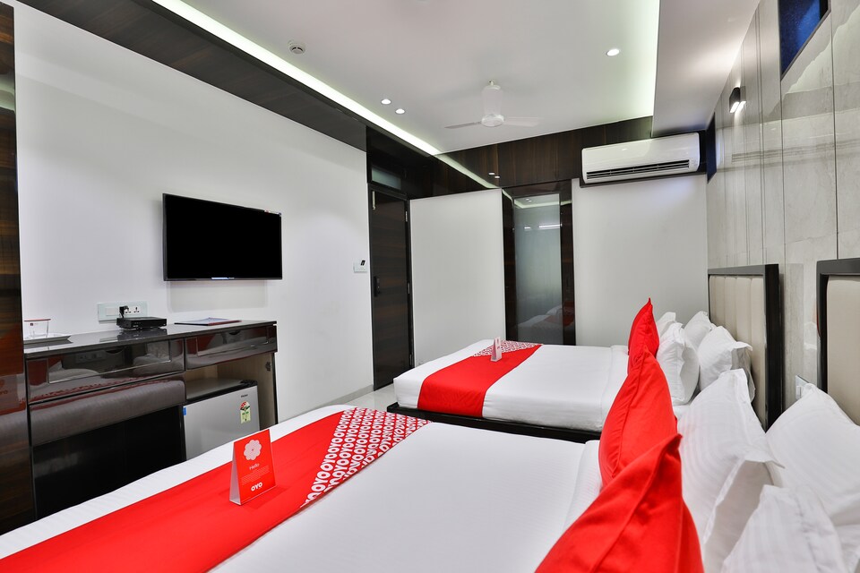 Collection O  15635 Elite Rooms & Banquet, Airport Surat, Surat