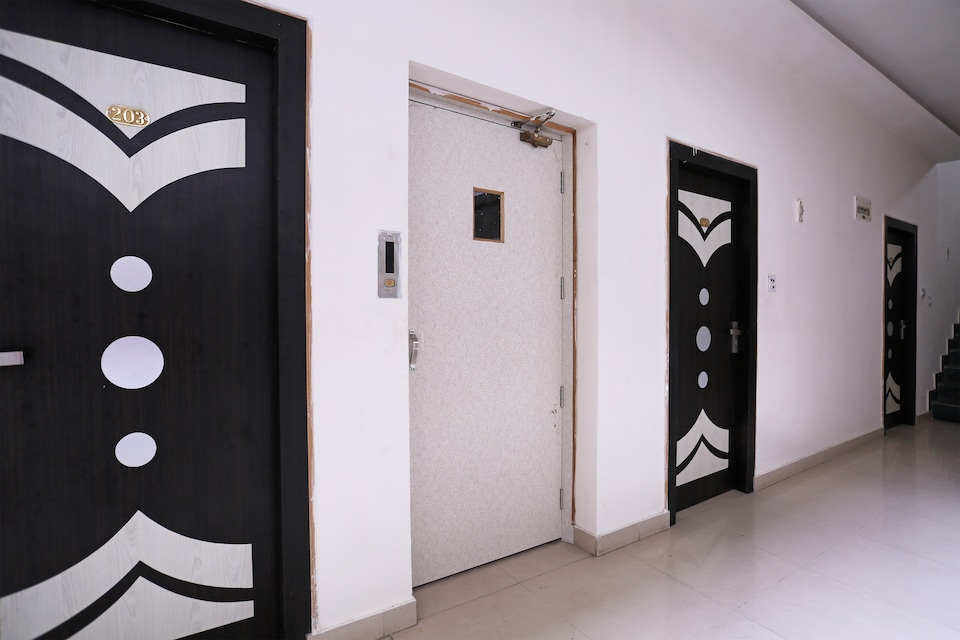 OYO 15643 Laxmi Sadan Residency, Bhupatwala Haridwar, Haridwar