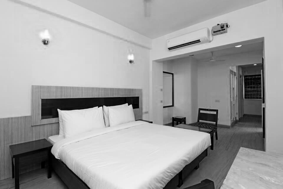 SilverKey Executive Stays 20016 Huda City Centre, HUDA CENTRE 1, Gurgaon