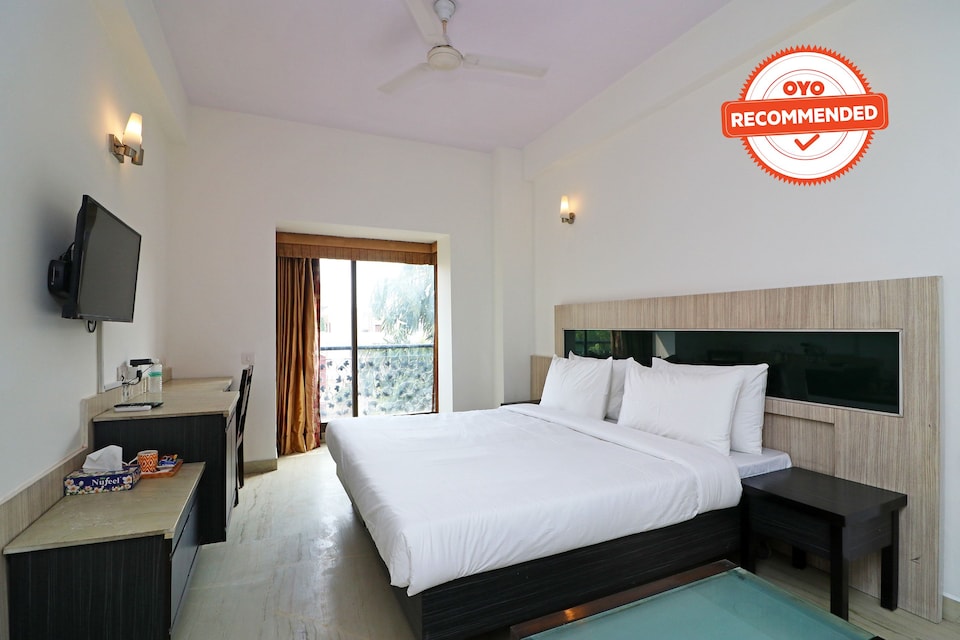 SilverKey Executive Stays 20016 Huda City Centre, HUDA CENTRE 1, Gurgaon