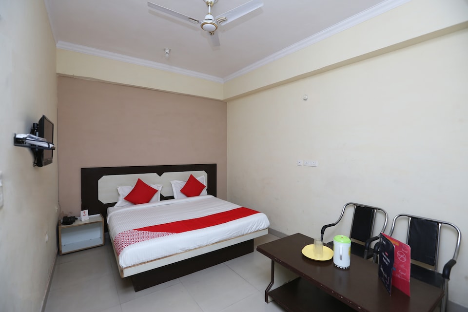 OYO 15658 Maheshwaram Guesthouse, Mathura, Mathura