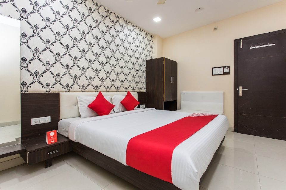 OYO 15676 Hotel Aaradhy, Freeganj, Ujjain