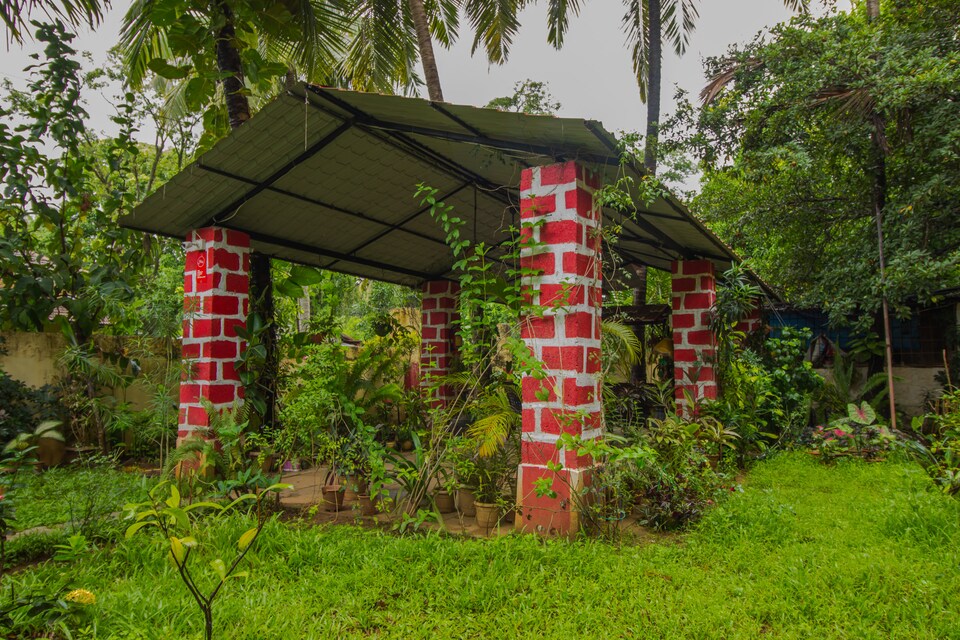 OYO Home 15687 Garden View Studio, Siolim, Goa