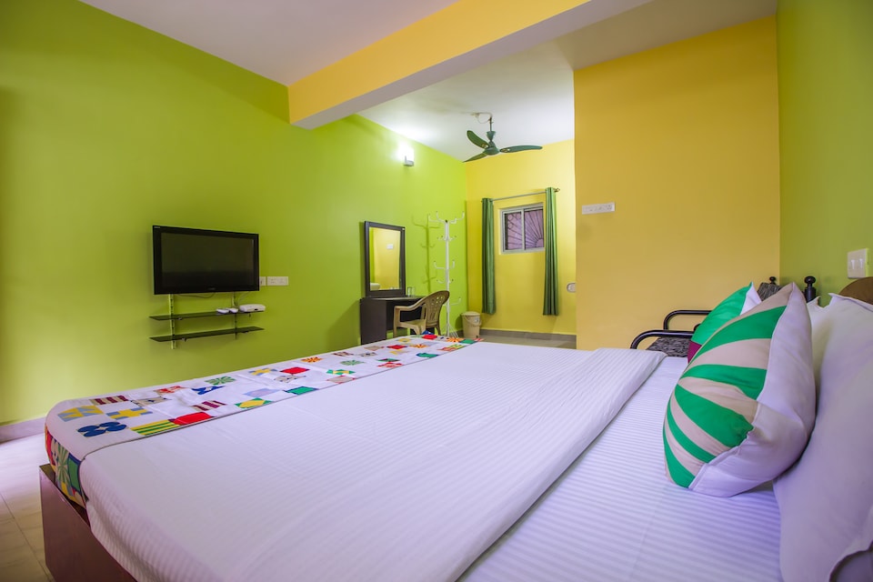 OYO 15693 Home Field View Studio Colva, Colva Goa, Goa