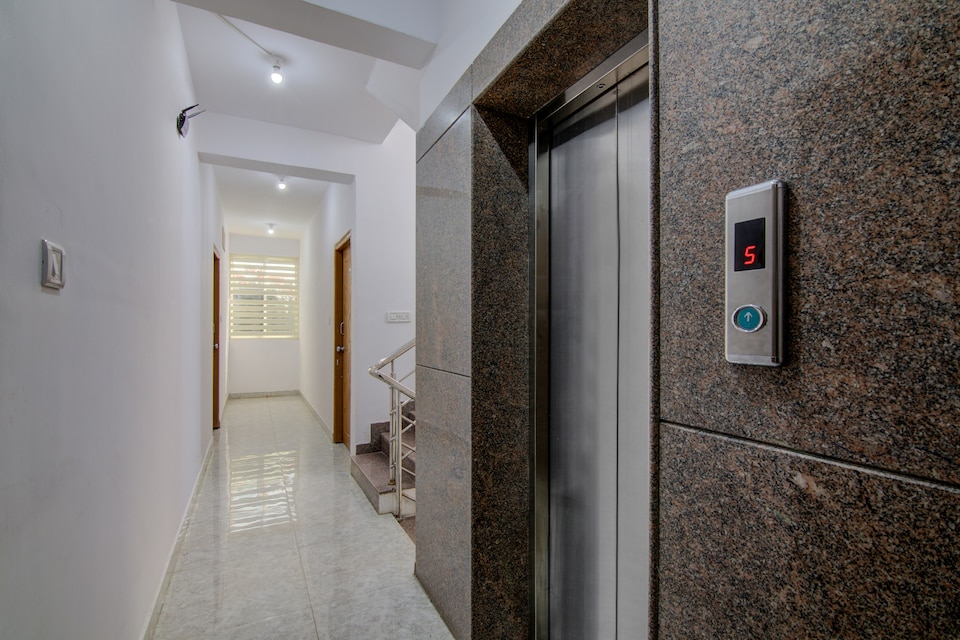 Super Hotel O Varcity Comforts Near St. John’s Medical College, BTM Madiwala Bangalore, Bangalore