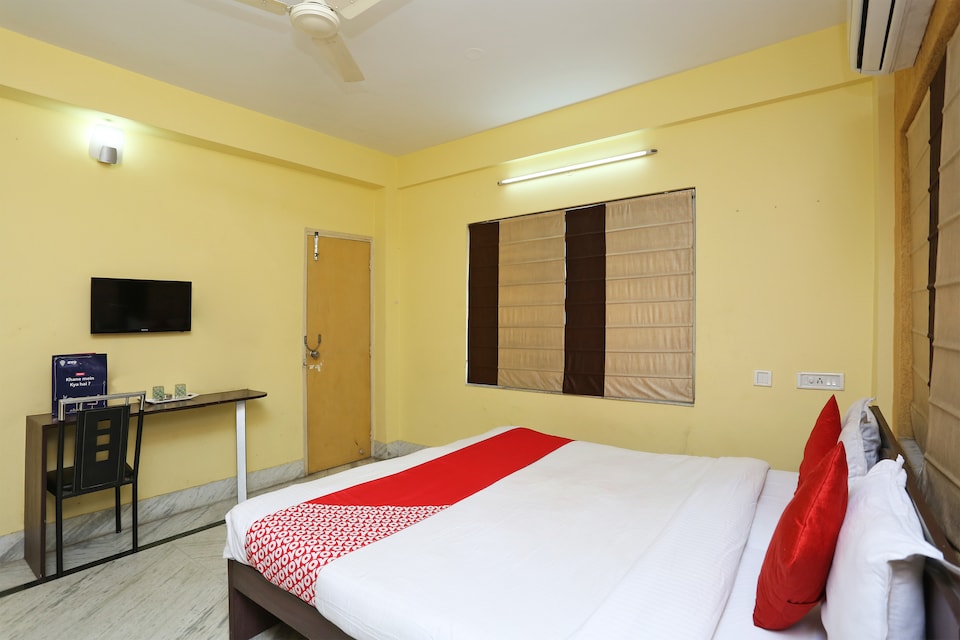 Collection O 2715 Bellanzo, Rajarhat Kolkata, Kolkata