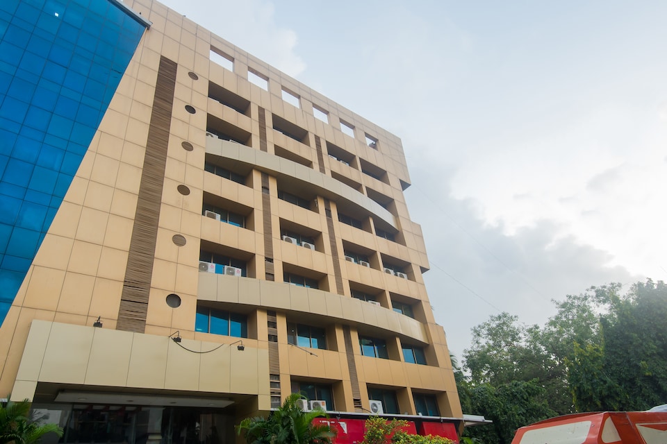 OYO 15717 RK Residency, Mumbai International Airport, Mumbai