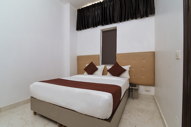 OYO Red Inn Near Leisure Valley Park