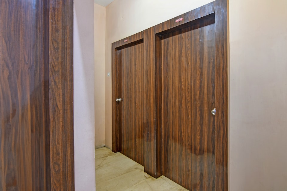 Hotel O Dash Living, VIP Road Kolkata, Kolkata