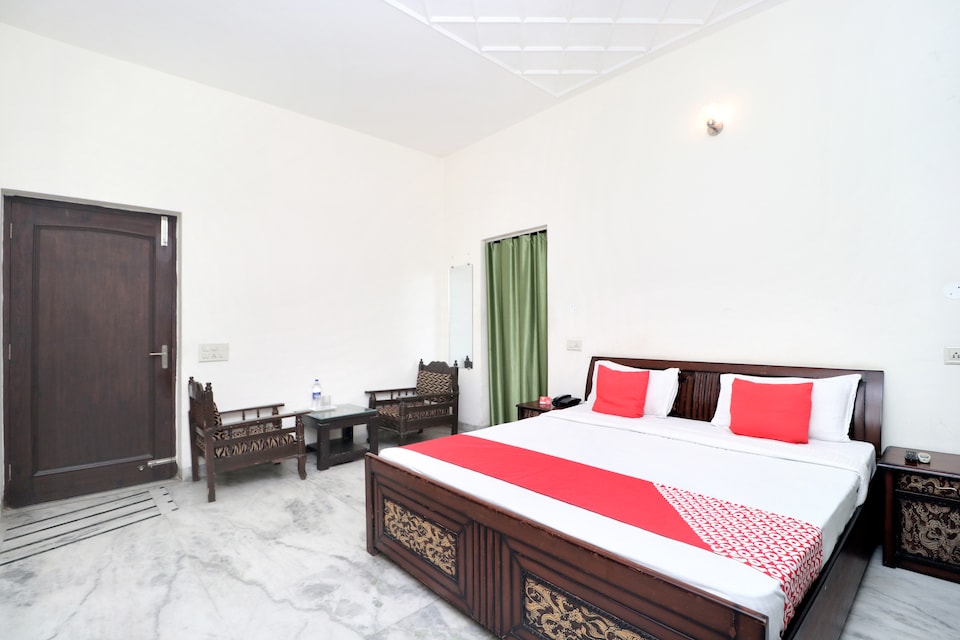 OYO 15728 The Shradha Guest House, Panchkula, Panchkula