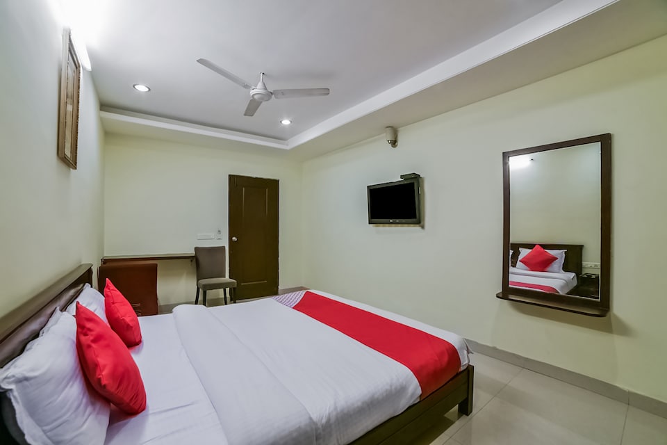 OYO Royal Stay Near Shilparamam, Madhapur, Hyderabad