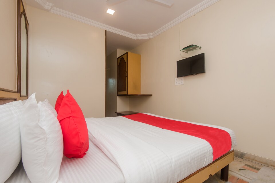 SPOT ON 15740 Rest Inn, Mumbai Bandra-Khar-Santacruz, Mumbai